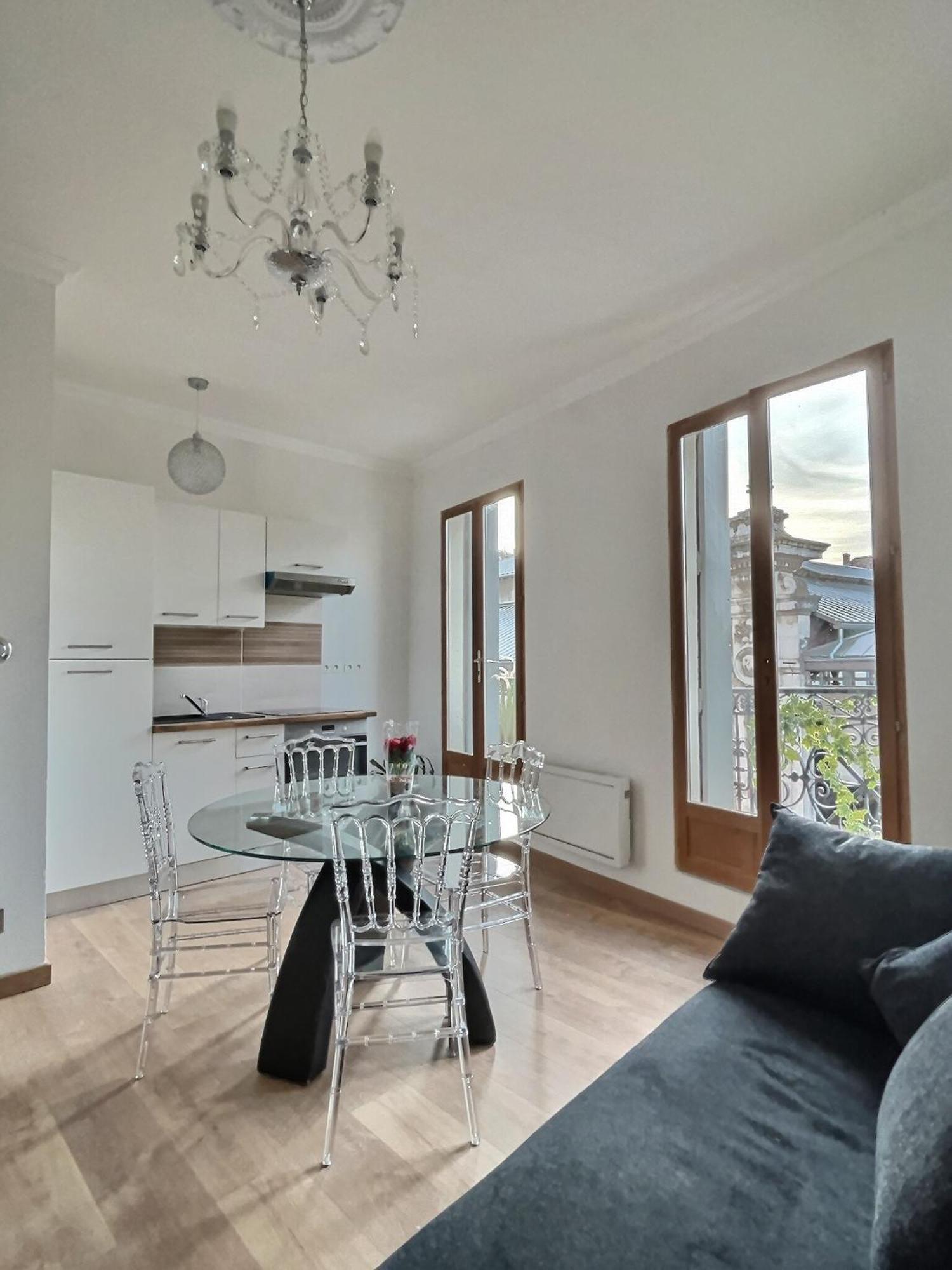 Appartement De Charme Avec Balcon Au Pied Des Commerces Béziers Eksteriør billede