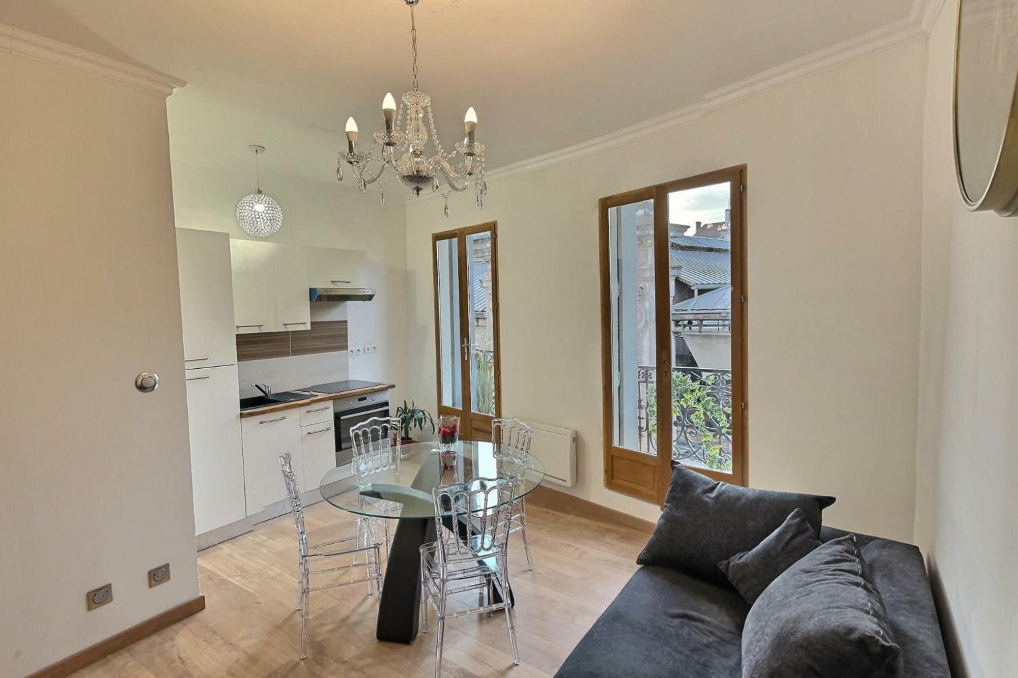 Appartement De Charme Avec Balcon Au Pied Des Commerces Béziers Eksteriør billede